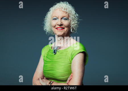 Porträt Lächeln, zuversichtlich, älteren Frau Stockfoto