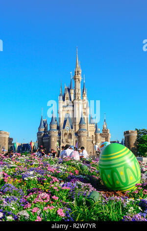 Schöne Cinderella Castle, das Symbol von Tokyo Disneyland in Tokio Disney Resort in Urayasu, Präfektur Chiba, Tokio, Japan Stockfoto