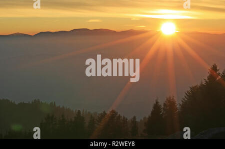 Sonnenuntergang in den Alpen Stockfoto