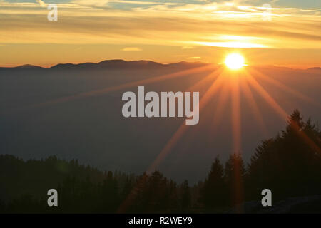 Sonnenuntergang in den Alpen Stockfoto