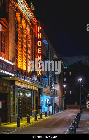 London, UK - Februar, 2019. Ein Theater im West End in London bei Nacht. Stockfoto