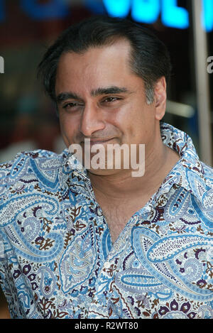 SANJEEV BHASKAR KRIEG DER WELTEN PERMIERE Odeon Leicester Square London England vom 19. Juni 2005 Stockfoto