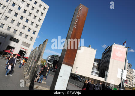 Berlin Deutschland - Teile der Berliner Mauer am Potsdamer Platz 2018 Stockfoto