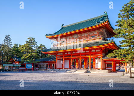 Otenmon, Haupttor des Heian jingu Schrein in Kyoto. Stockfoto