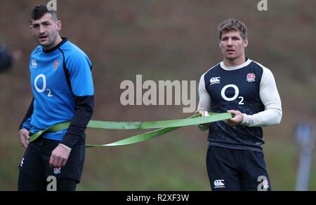 England's Piers Francis (rechts) während des Trainings in Pennyhill Park, Bagshot Stockfoto