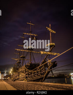 Alten Piratenschiff verankert von der Pier in Sopot, Gdyna Stockfoto