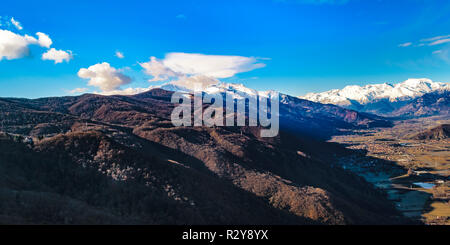 Alpes berge Luftaufnahme von sacra San Michele Abtei piamonte Bezirk, Italien Stockfoto