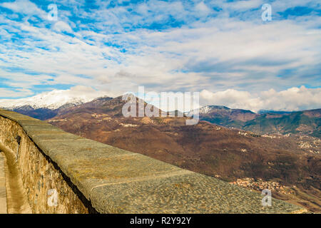 Alpes berge Luftaufnahme von sacra San Michele Abtei piamonte Bezirk, Italien Stockfoto