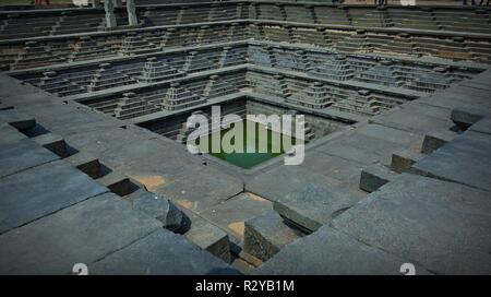 Wunderbare Schritt gut, Hampi, Karnataka, Indien. Stockfoto