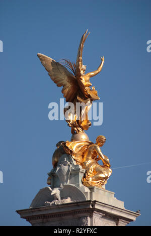 Engel - Detail von Victoria Memorial in London Stockfoto