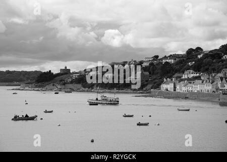 Schwarz-weiß Foto von dem Dorf St. Mawes, Roseland Halbinsel, Cornwall, England, Großbritannien Stockfoto