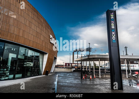 Blick über die Neue Docks Bruxsel Shopping Mall in Brüssel, Belgien Stockfoto