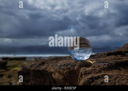 Crystal Ball Fotografie - El Confital Strand am Rande von Las Palmas Stockfoto