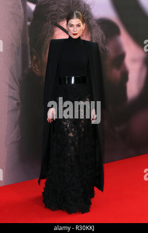 Die BFI 62 London Film Festival europäische Premiere der "privaten Krieg" im Cineworld Leicester Square - Ankunft mit: Rosamund Pike, Wo: London, Vereinigtes Königreich, wenn: 20 Okt 2018 Credit: Mario Mitsis/WENN.com Stockfoto