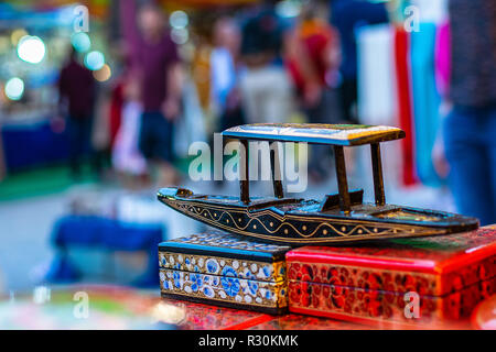 Miniatur kaschmirischen Shikara auf Verkauf Stockfoto