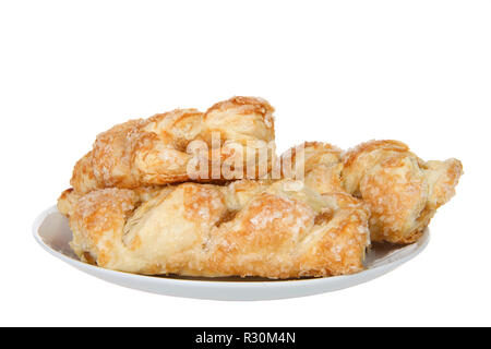 Apple Obstkuchen auf einem porzellanteller auf weißem Hintergrund. Apple Pie ist einer der beliebtesten in Nordamerika. Stockfoto