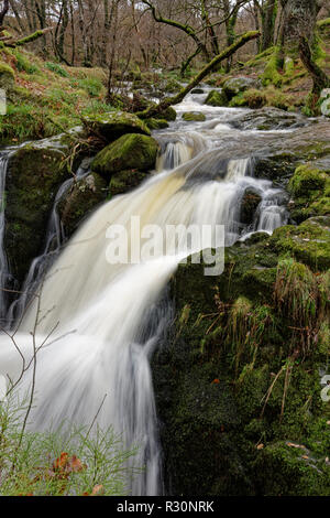 Die Wasserfälle entlang Aira Beck führt zu den berühmten aira tritt Wasserfall immer ihr bestes zu schauen nach einem guten Regensturm Stockfoto