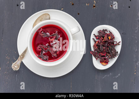 Kaffee- und Rosella rosella Blütenblätter Stockfoto