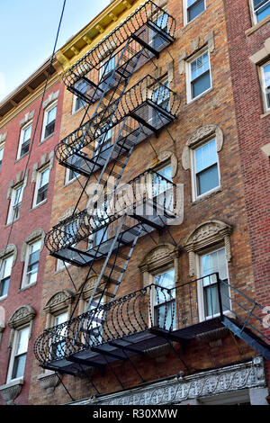 Außerhalb Feuertreppe in einem älteren Gebäude in der Innenstadt von Boston, Massachusetts, USA Stockfoto