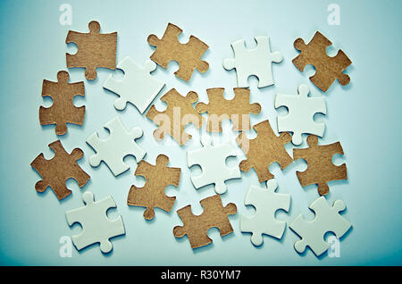 Puzzleteile als Hintergrund Stockfoto