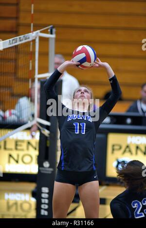 Player Einstellung für einen Mannschaftskameraden während einer High School. USA. Stockfoto