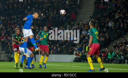 Milton Keynes, UK. 20. November 2018. Richarlison (FC Everton) von Brasilien punktet das Siegtor während der internationalen Match zwischen Brasilien und Kamerun bei Stadion: mk, Milton Keynes, England am 20. November 2018. Foto von Andy Rowland. Credit: Andrew Rowland/Alamy leben Nachrichten Stockfoto