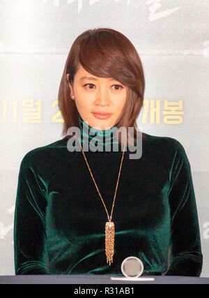 Kim Hye-Soo, 19.November 2018: Koreanische Schauspielerin Kim Hye-Soo besucht eine Pressekonferenz nach einer Presse Vorschau Ihrer neuen Südkoreanischen Film 'Default' in Seoul, Südkorea. 'Default' erzählt eine schwierige Zeit für Südkorea, wenn es am Rande des Bankrotts wurde während der asiatischen Finanzkrise 1997. Der französische Schauspieler Vincent Cassel spielt die Rolle des Geschäftsführenden Direktor des Internationalen Währungsfonds (IWF). Quelle: Lee Jae-Won/LBA/Alamy leben Nachrichten Stockfoto