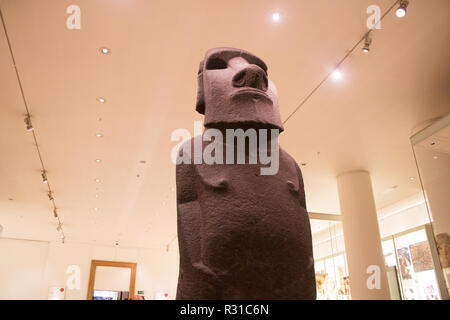 London, Großbritannien. 21. November 2018. Der Gouverneur der östlichen Insel hat das British Museum gebeten, seine berühmten Basalt Statue als Hoa Hakannai' ein Zurückgehen auf über AD 1000-1200 auf Rapa Nui/Eastern Insel im Südpazifik 1869 Queen Victoria gespendet wurde bekannt, zurückzukehren. Credit: Amer ghazzal/Alamy leben Nachrichten Stockfoto