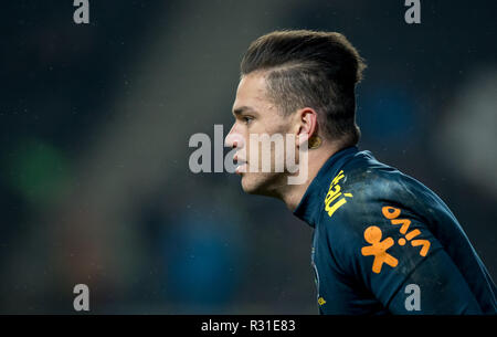 Milton Keynes, UK. Nov 2018 20. Torwart Ederson (Manchester City) von Brasilien vor Spiel während der internationalen Match zwischen Brasilien und Kamerun bei Stadion: mk, Milton Keynes, England am 20. November 2018. Foto von Andy Rowland. Credit: Andrew Rowland/Alamy leben Nachrichten Stockfoto