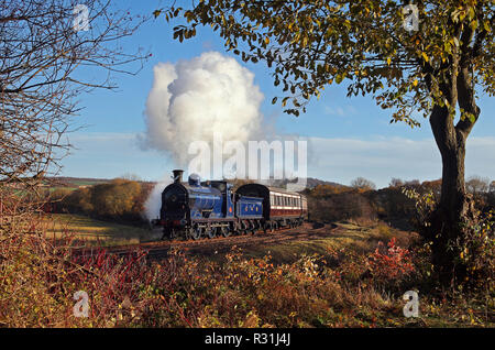 Caley 828 approches Manuel auf die Bo'ness und Kinneil Railway. Stockfoto