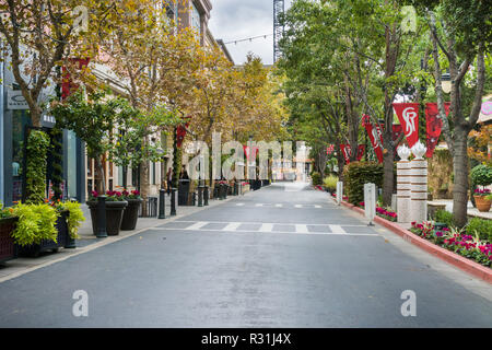 November 8, 2017 San Jose/CA/USA - schöne Straße in der Nähe des Einkaufsviertels der Santana Row, San Francisco Bay Area, Kalifornien Stockfoto