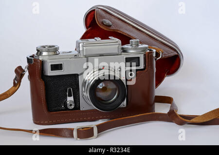 Klassische Kamera mit braunen Ledertasche Stockfoto