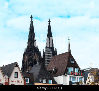 Altstadt von Köln, von der Rhein gesehen Stockfoto