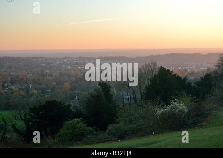 Reigate Hill, Sonnenuntergang im Herbst Stockfoto