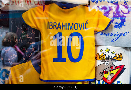 22. April 2018, Stockholm, Schweden. Das Shirt der Spieler von Team Schweden Fußball Zlatan Ibrahimovic mit der Nummer 10 auf dem Rücken. Baby Größe. Stockfoto
