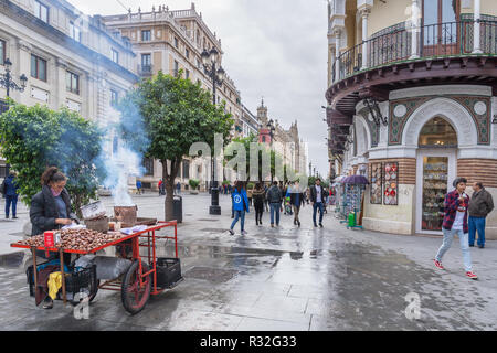 Geröstete Kastanien in Sevilla, Andalusien, Spanien Abschaltdruck Stockfoto