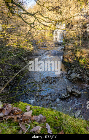 Der sgwd clun - gwyn Wasserfall im Fforest Fawr Geopark in die Brecon Beacons, Powys, Wales, Großbritannien Stockfoto