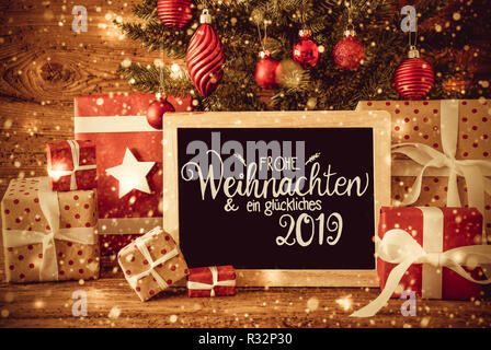 Helle Baum, Geschenke, Kalligraphie Glueckliches 2019 bedeutet Glücklich 2019 Stockfoto