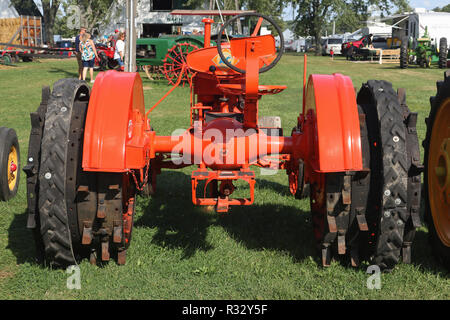 Traktor - 1936 Allis Chalmers Modell, sep. Canfield Fair. Mahoning County Fair. Canfield, Youngstown, Ohio, USA. Stockfoto