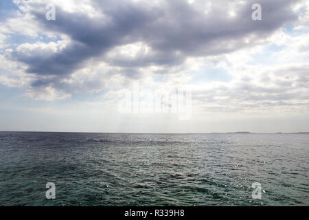 El-Shaikh Sharm, Ägypten - November 2, 2018: - Foto für das Rote Meer in der ägyptischen Stadt Scharm el-Scheich, die Wasser und Wolken. Stockfoto