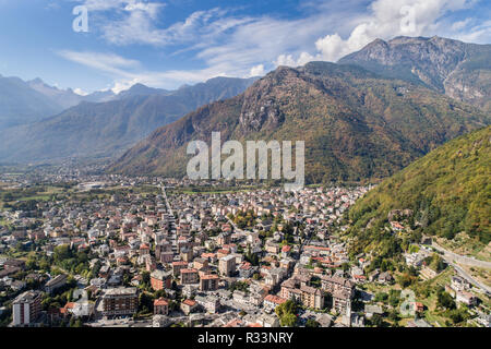 Valchiavenna, Stadt von Chiavenna. Panoramaaussicht Stockfoto