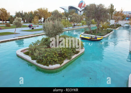 Er Little Venice Water Park ist auf der Baku Boulevard im Zentrum der Stadt Baku in Aserbaidschan. Stockfoto