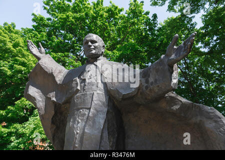 Statue von Papst Johannes Paul II. in der Zitadelle Park in der Stadt Poznan, Polen. Stockfoto