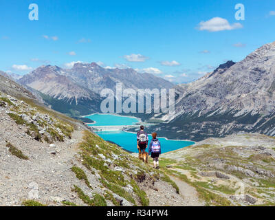 Trekking in Berg, Wanderer in Valtellina. Seen von Cancano, Stilfser Joch National Park Stockfoto