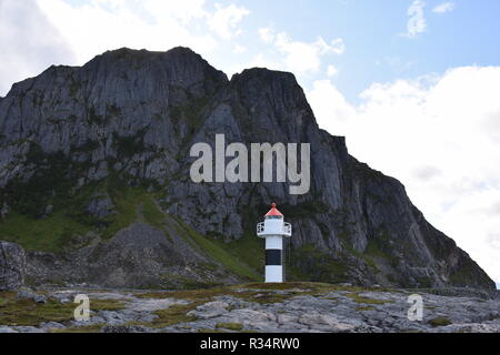 Norwegen, Lofoten, Andenes, Børhella, Leuchtturm, Fyr, Skrinet, Fyrlykt, Børvågen, Andøya, Leuchtfeuer, Position, Fahrwasser, Untiefe, Küste, Insel Stockfoto