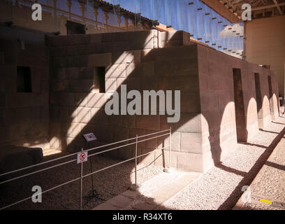 Details von Mauerwerk der Coricancha, berühmten Tempel in der Inca Empire - 03. März 2018 Cuzco, Peru Stockfoto