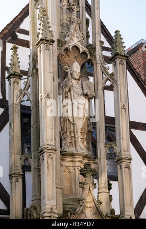 Ein Detail aus der hohen Kreuz oder Butter Kreuz in Winchester, einem mittelalterlichen Heiligen Kreuz zurück zum C-line 14. Stockfoto