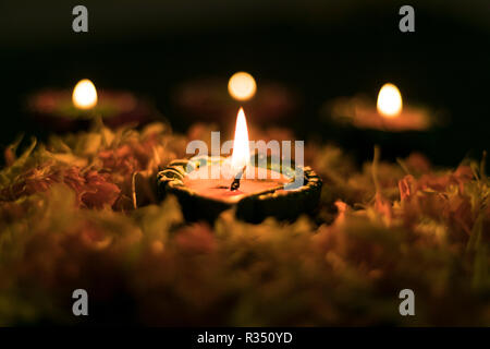 Diya auf swastik für Feiern Diwali und dhanteras in Asien Stockfoto