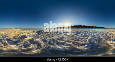 360 Grad Panorama Ansicht von Dawn an einem Sandstrand auf der Insel Olchon. Sphärischen 360° vr Panorama.