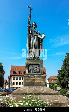 Statue des Hl. Bonifatius in Fulda Stockfoto